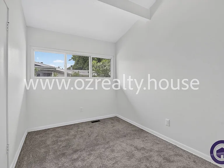 1214 Elco Ave — Photo 10