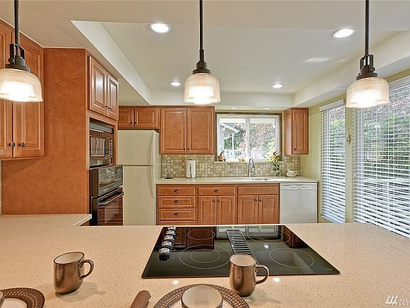 2nd image of 2721 181st Ave NE