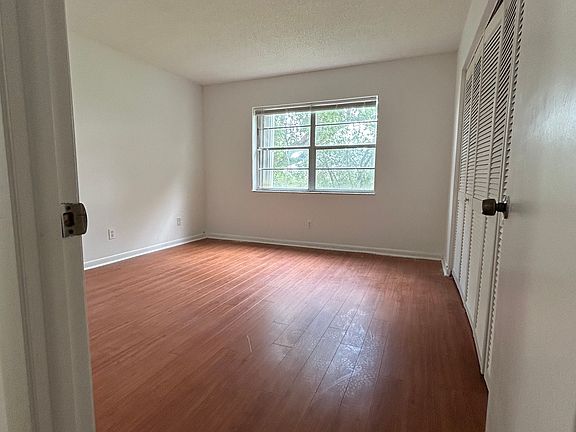 5th image of 8411 NW 8th St APT 201