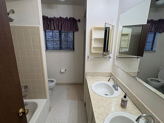 3rd image of 1867 Meadow Dale Ct