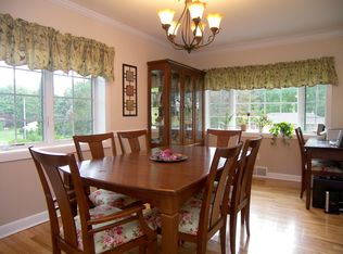 12 Rockledge Rd, Katonah, NY 10536