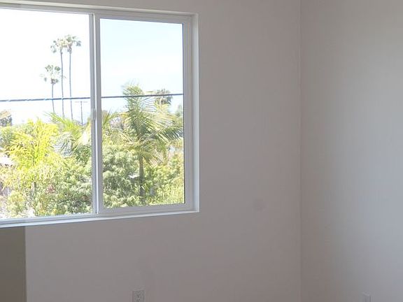 3rd image of 816 10th St #1