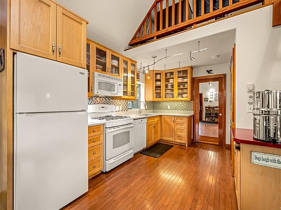 5th image of 6590 Country Rd