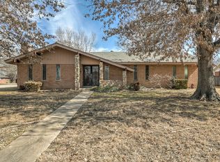 2301 S Hickory Pl, Broken Arrow, OK 74012