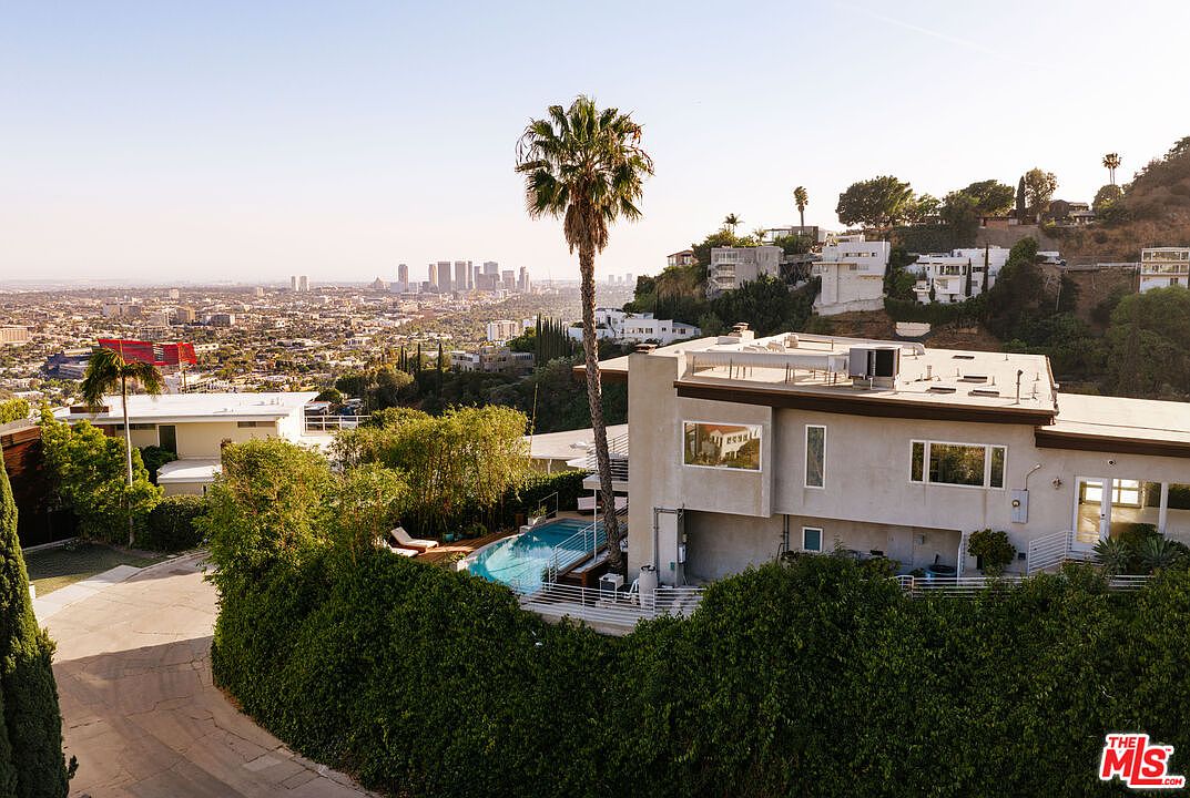 ねいページ 8555 Hollywood Blvd, Los Angeles, CA 90069 | MLS #26838723 | Zillow