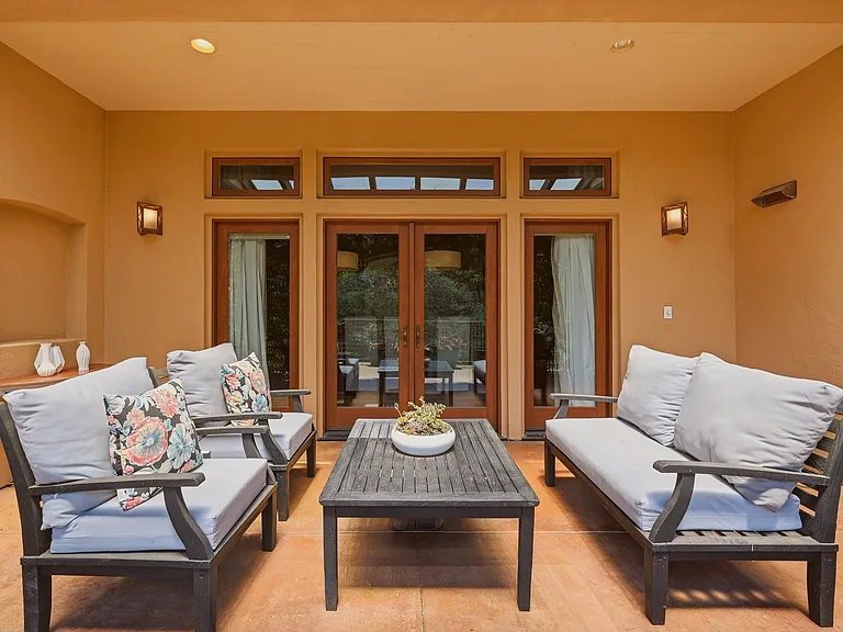 2491 Spring Mountain Rd — Photo 31