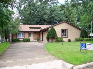 4038 Heights Ln, Kalamazoo, MI 49008