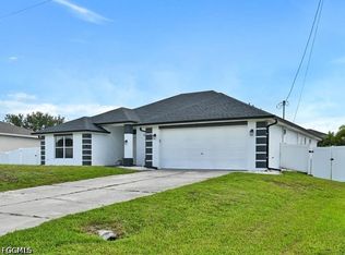 25 NW 29th Pl, Cape Coral, FL 33993