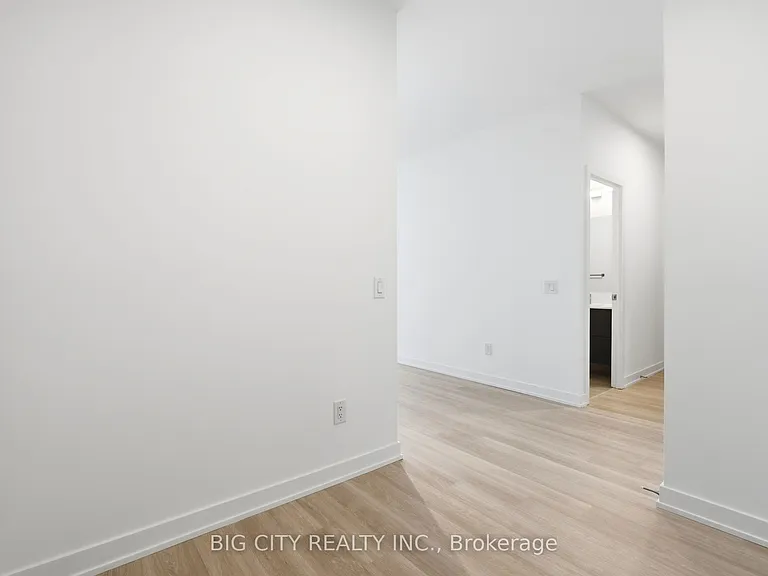 5105 Hurontario St #1601 — Photo 15