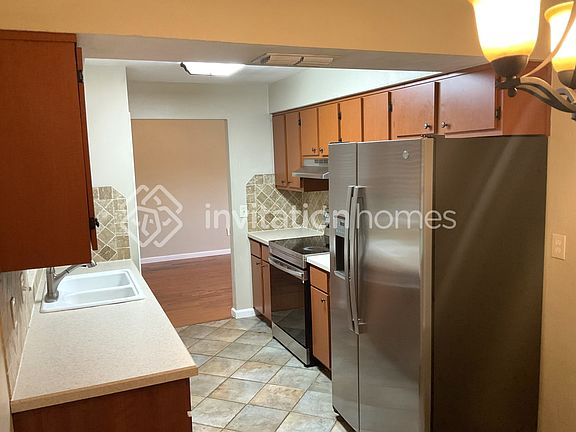 4th image of 1576 Lavilla St