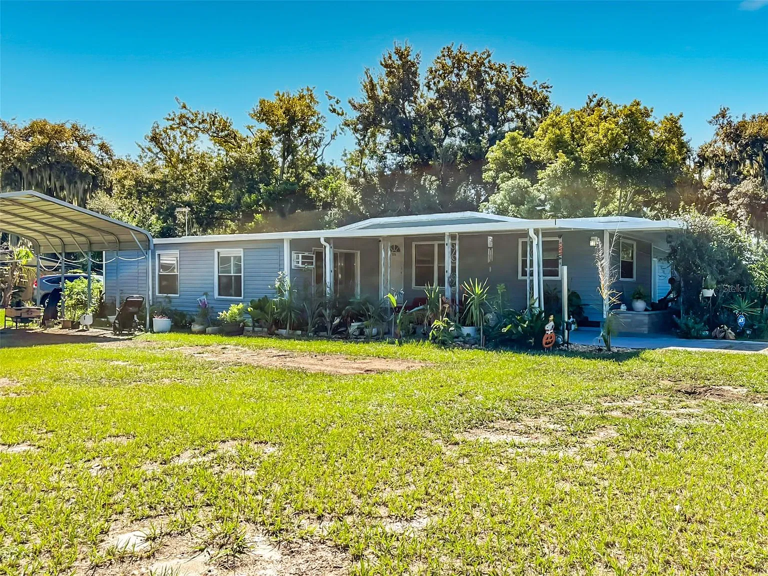 3 bed, 1.5 bath, 672 sqft, $1,600 — Photo 1