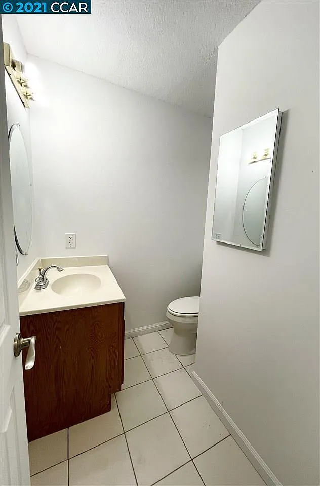 3 bed, 1.5 bath, 1240 sqft, $3,500 — Photo 2