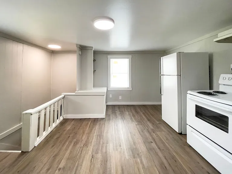 906 W. Main St — Photo 8