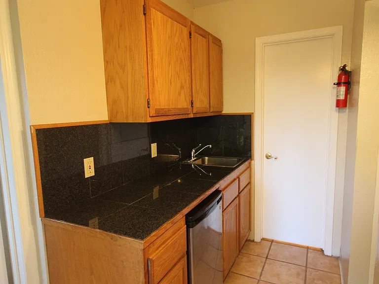 2348 Craig Ct — Photo 6