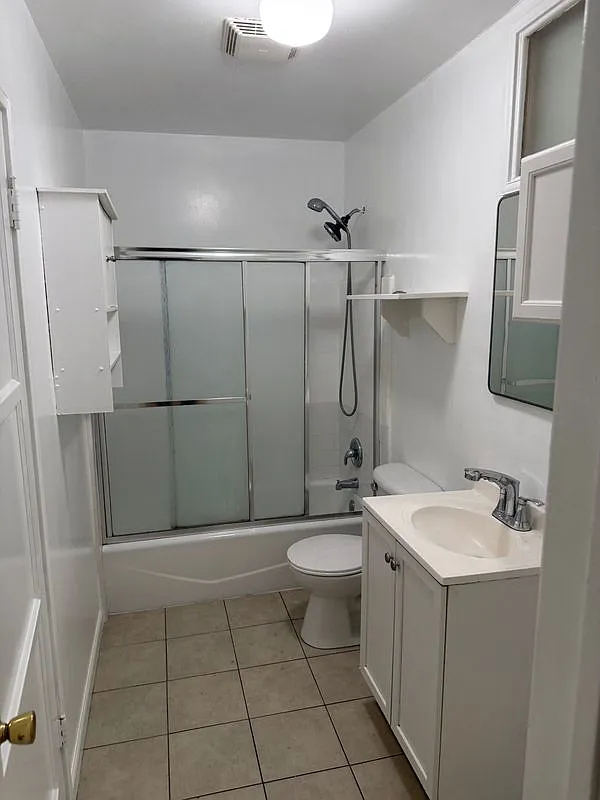 Studio, 1.0 bath, 400 sqft, $1,700 — Photo 2