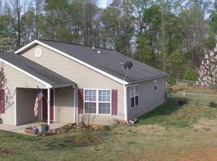 892 Louie Ln, Seneca, SC 29678