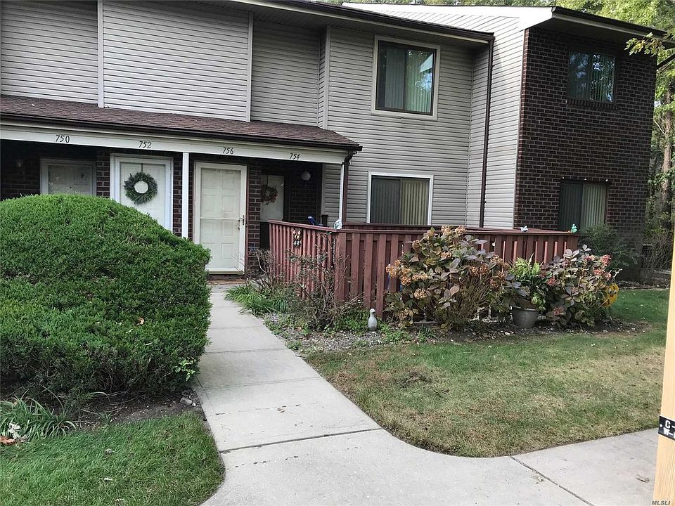 1st image of 754 Hilltop Ct