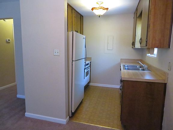 3rd image of 2081 Sandcastle Dr APT D