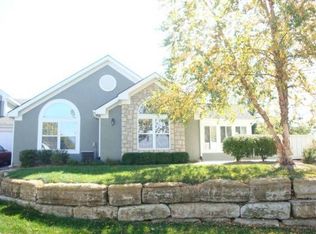 7224 Meadow View St, Shawnee, KS 66227