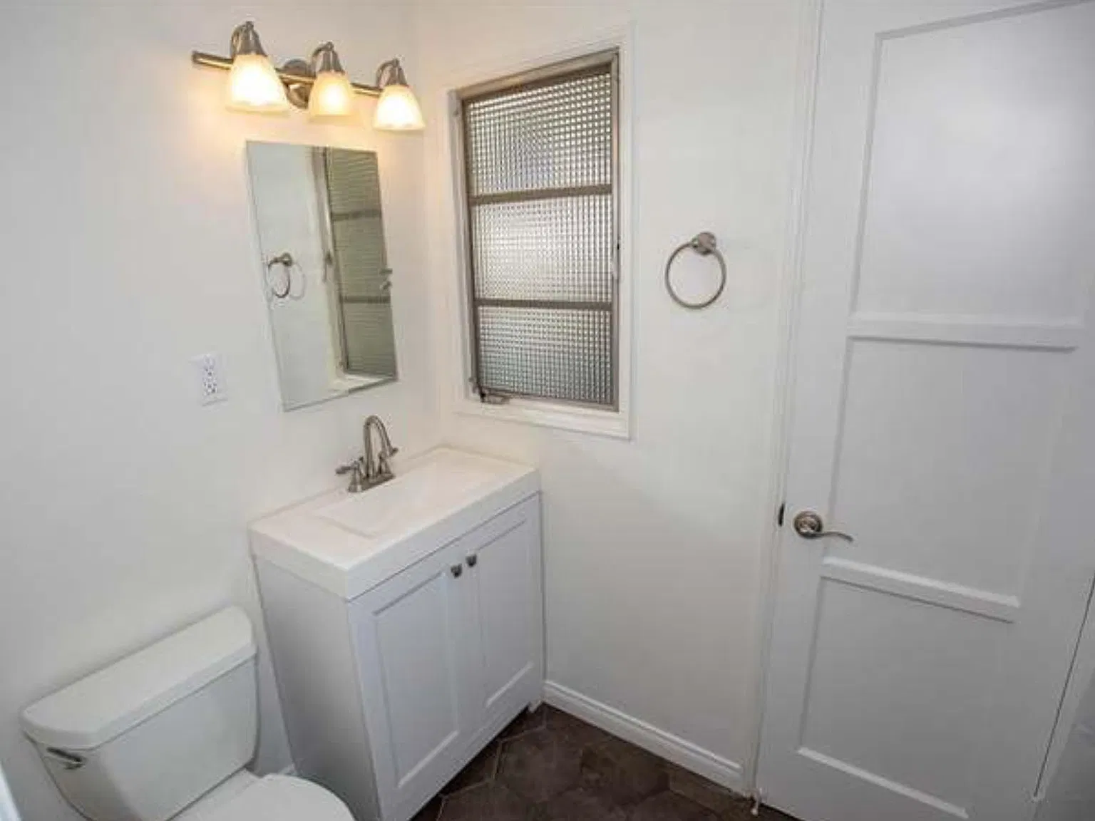 4 bed, 1450 sqft, $4,300 — Photo 2