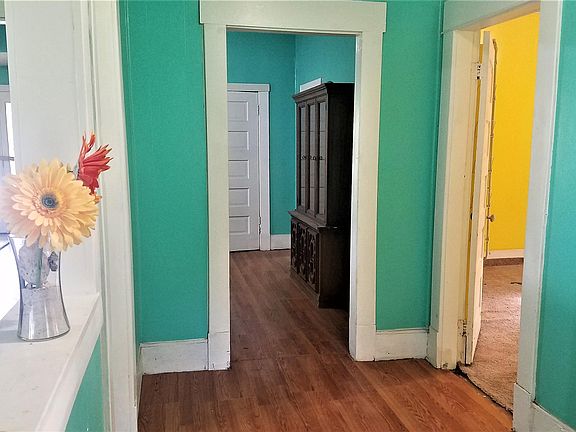 2nd image of 2742 Washington Ave