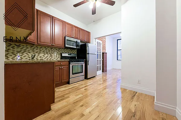 Rented by ERNY LLC | media 40