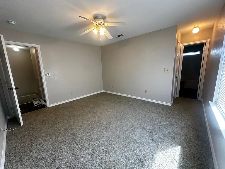 2527 Pascal Ct — Photo 12