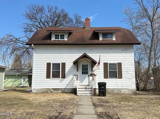434 6th Ave NE, Valley City, ND 58072