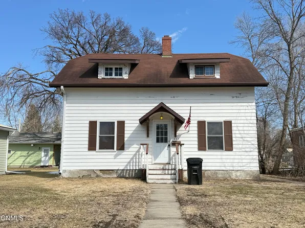 434 6th Ave NE, Valley City, ND 58072
