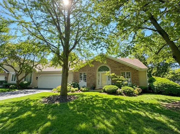 281 Governors Ln #281, Elgin, IL 60123