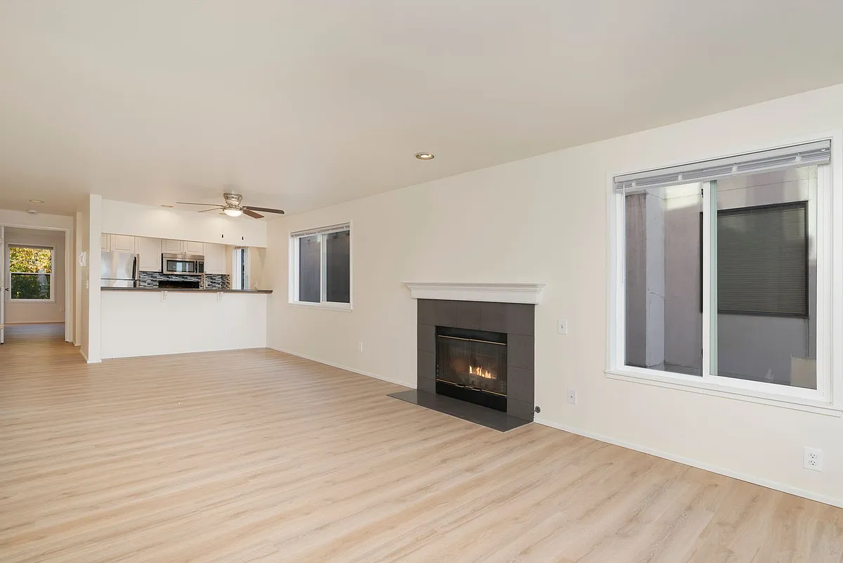 Building Photo - 4208 Beach Drive