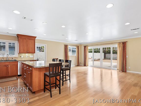 3rd image of 370 Frances St #1