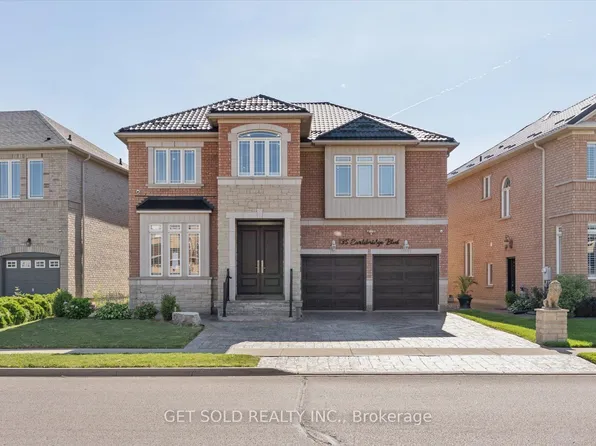 135 Earlsbridge Blvd, Brampton, ON L7A 3T7