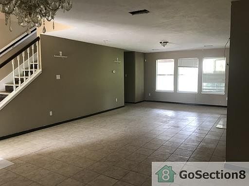 3rd image of 10843 Glenora Dr