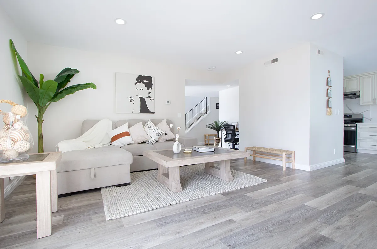 Building Photo - 9922 Cheshire Ave #3