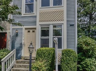 11203 Silentwood Ln, Reston, VA 20191