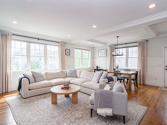 5th image of 43 Hall St Unit 1
