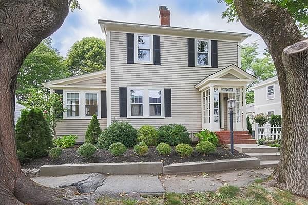 1st image of 18 Columbus Ave