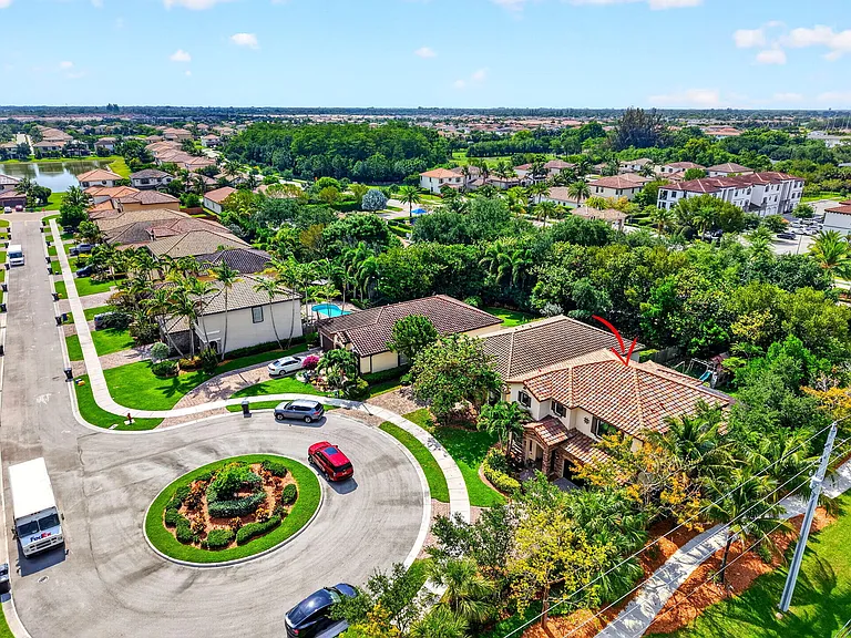 9062 Gulf Cove Dr — Photo 68