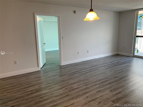 5th image of 1200 Brickell Bay Dr APT 3904