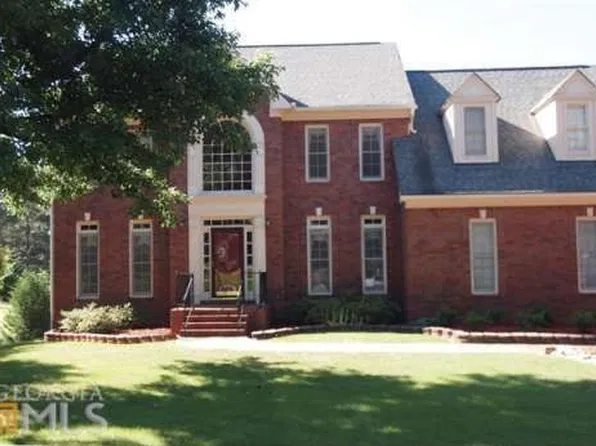 210 Lakepoint Ln, Fayetteville, GA 30215
