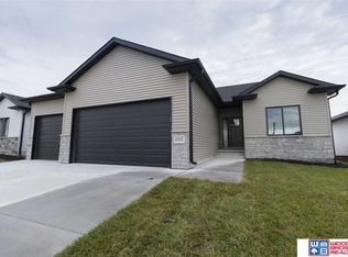 6502 Las Verdes Ln, Lincoln, NE 68523