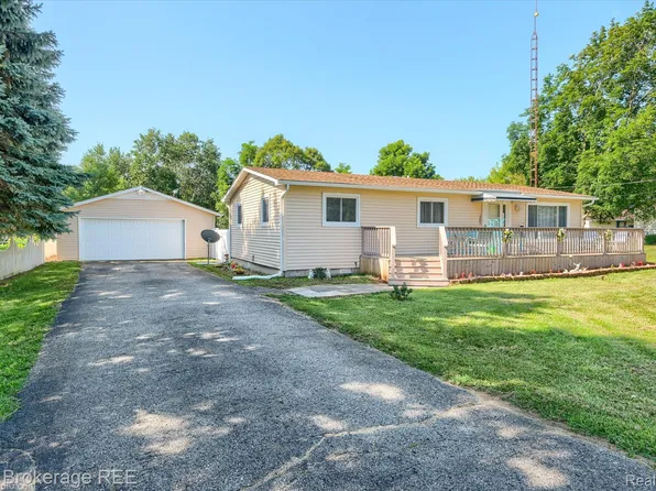 1205 W Tobias Rd, Clio, MI 48420