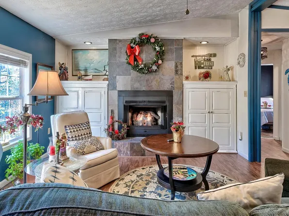 1944 White Rd, Liberty Hill, SC 29020