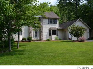 322 Macintosh Dr, Rochester, NY 14626