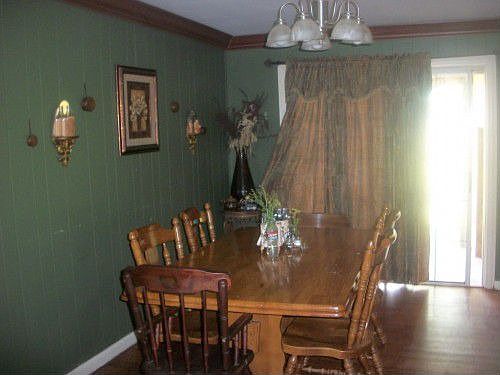 3rd image of 118 Pin Oak St