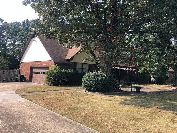 3rd image of 1320 Stonehedge Dr