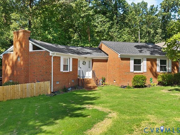 3rd image of 12724 S Chester Rd