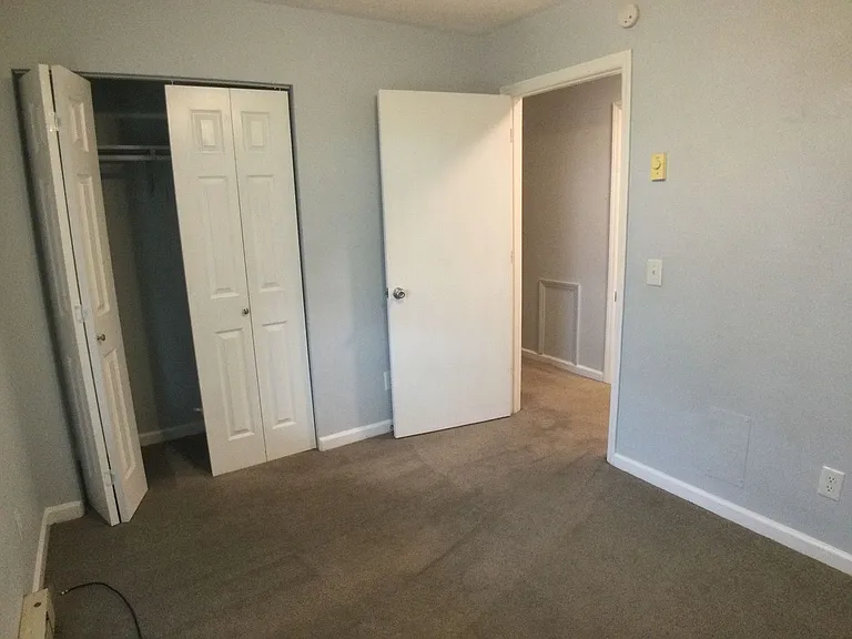5602 Thornspring Apartments — Photo 10
