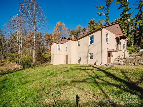 4th image of 42 Old Farm Cir